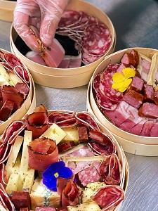 Petits plateaux mixtes, fromage et charcuterie